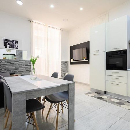Manu Family House Apartment Naples Luaran gambar